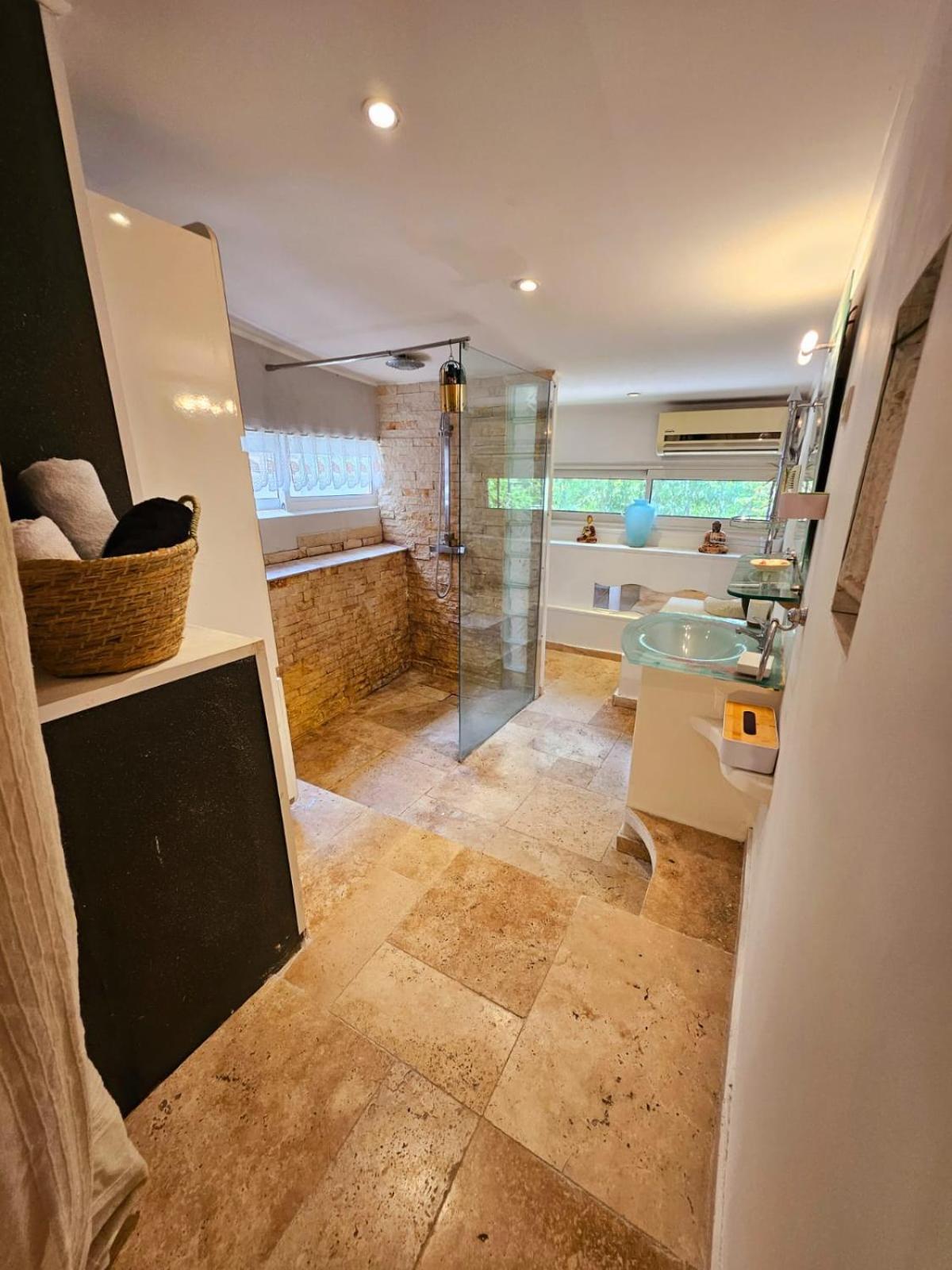 Suites Coupo Santo Et Lou Peiro Cotignac Luaran gambar